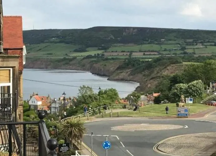 The Wayfarer, Robin Hoods Bay